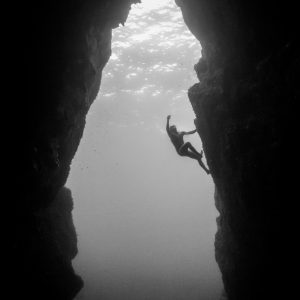 deep_cave_underwater_corsica
